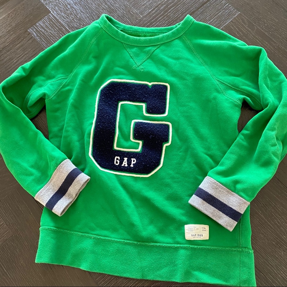 Gap boys G sweatshirt